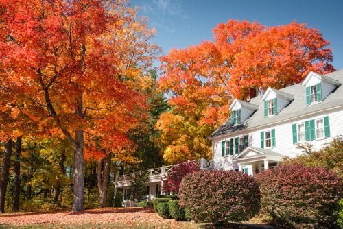 home-suburban-fall-autumn-2-e1538595644348