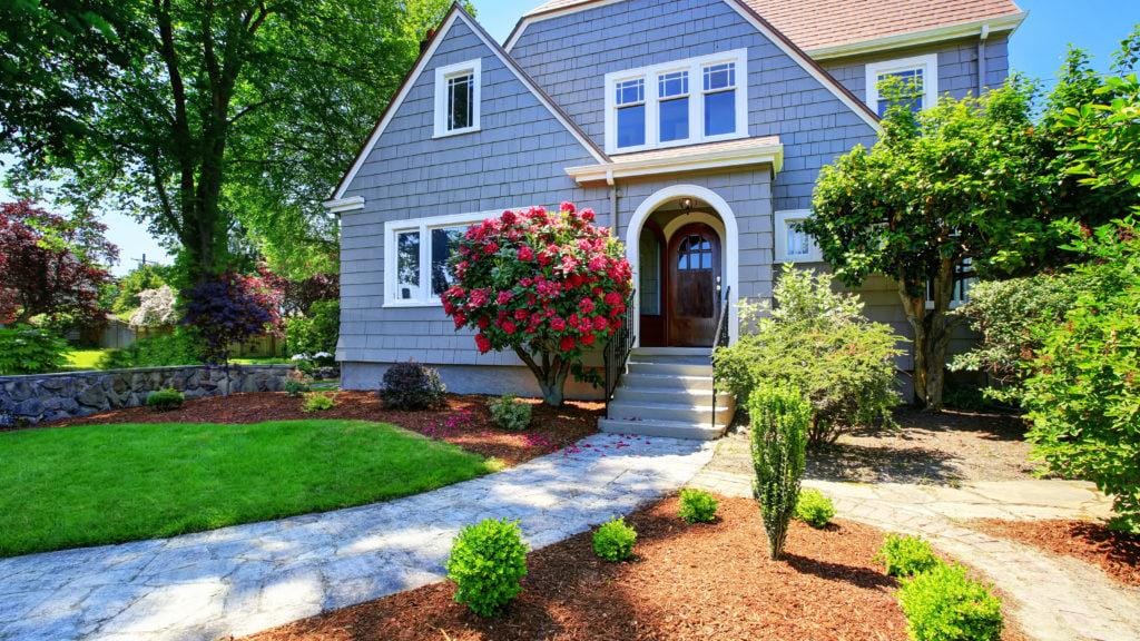 How sellers can and should improve curb appeal #MABA #MassachusettsRealEstate #FirstTimeHomeBuyers #MaBuyerAgent
