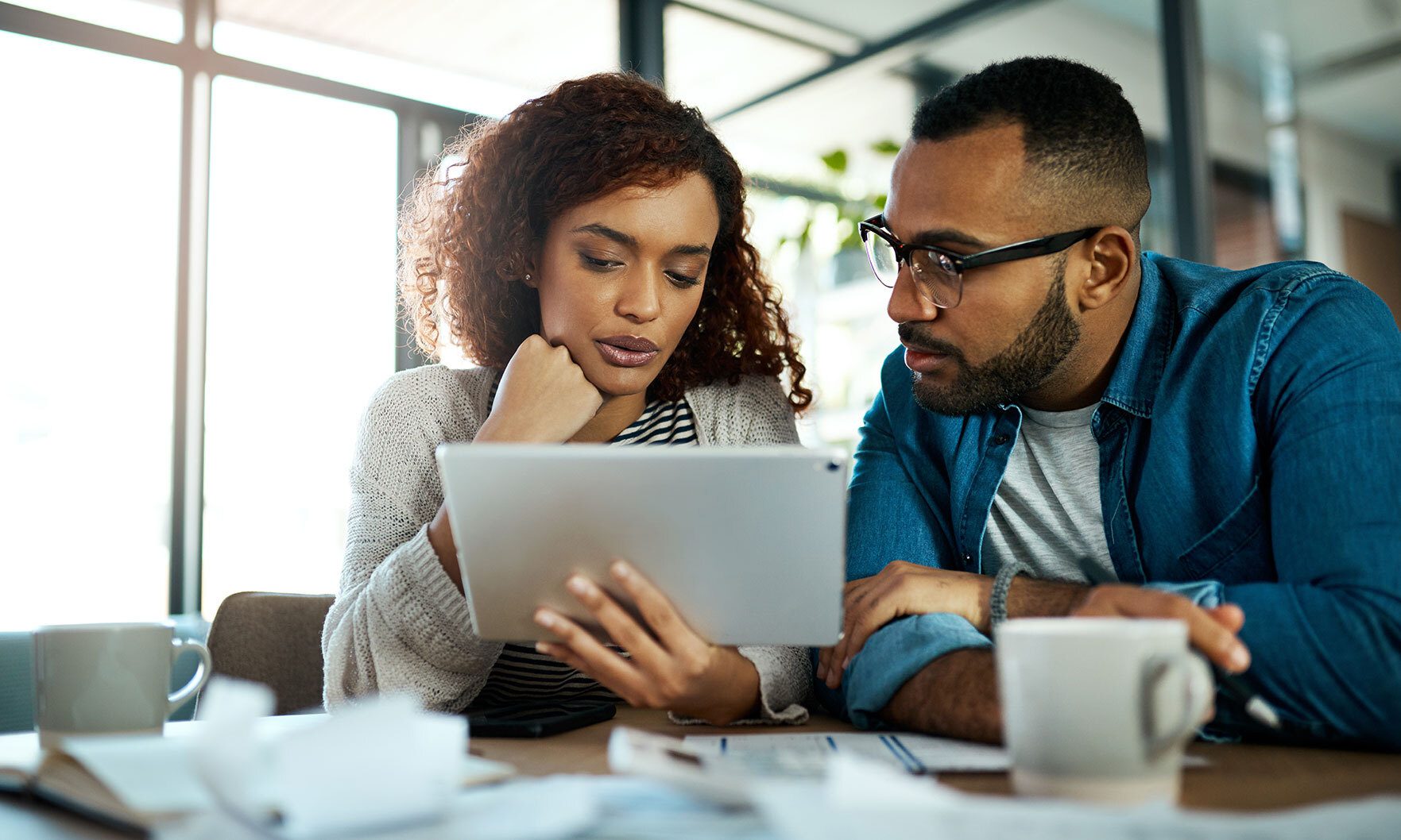 Mortgage App couple on computer buying home