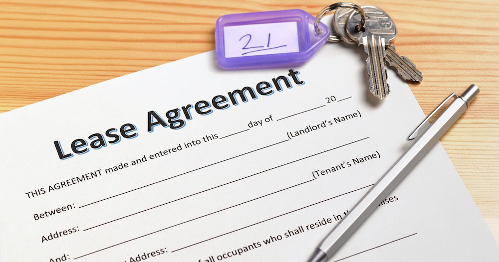 Lease agreement with house keys