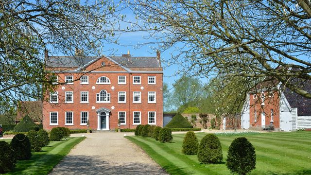 What Is Georgian Architecture? Symmetry and Sophistication Reign Supreme #MABA #Massachusetts #FirstTimeHomeBuyers #RealEstate