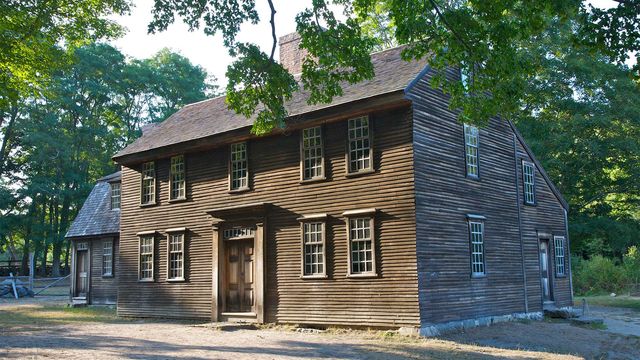 What Is a Saltbox House? A Colonial Style That Modern Buyers Love #MABA #Massachusetts #RealEstate #FirstTimeHomeBuyers