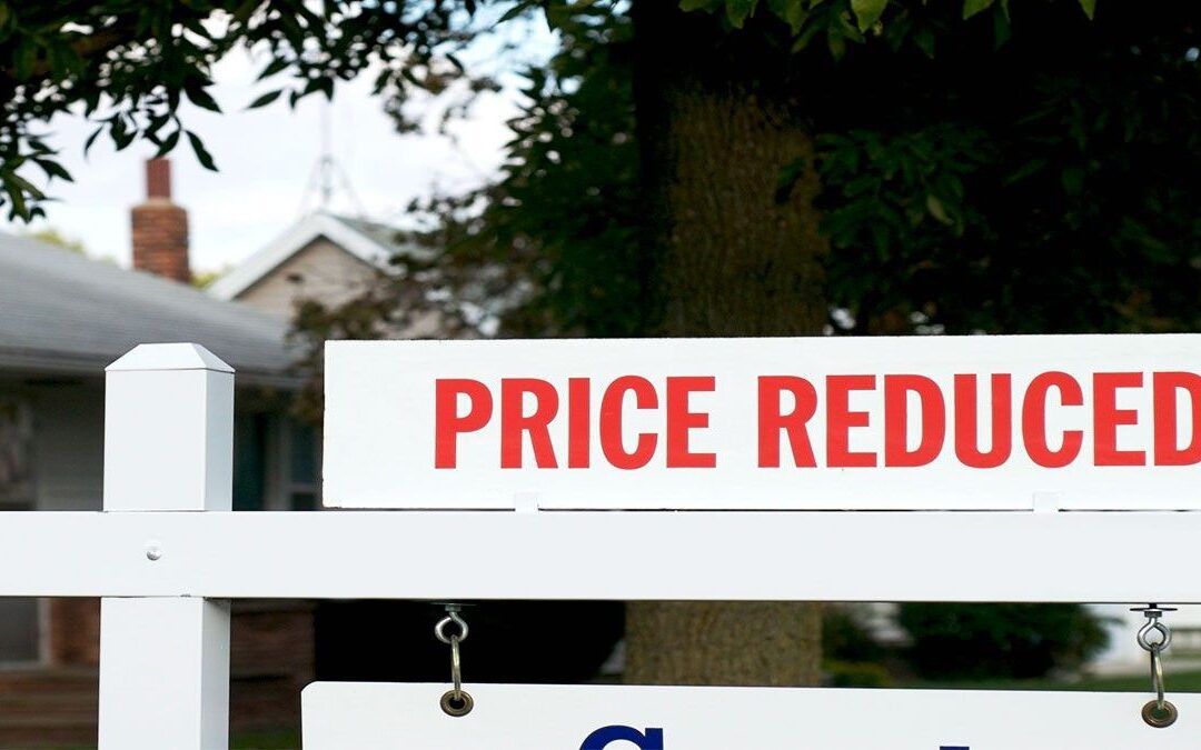 U.S. Cities Where Sellers Are Slashing Home Prices the Most—and the Least #MABA #MassachusettsRealEstate #FirstTimeHomeBuyers #MaBuyerAgent