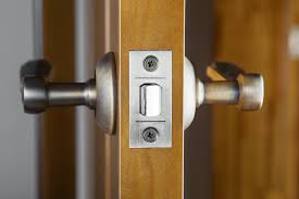 How to Fix a Door That Won’t Latch: A Step-by-Step Guide for Homeowners #MABA #MassachusettsRealEstate #FirstTimeHomeBuyers #MaBuyerAgent